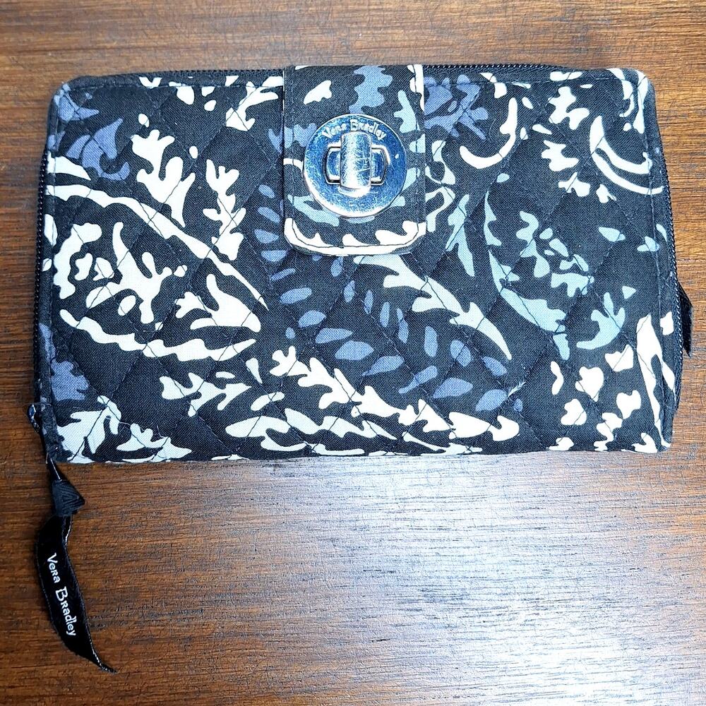 Vera Bradley RFID Turnlock wallet Noir paisley print black gray zip around